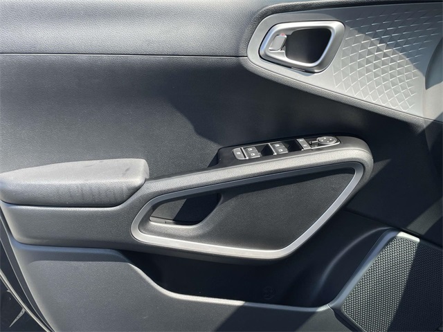 Vehicle image 19 of 36