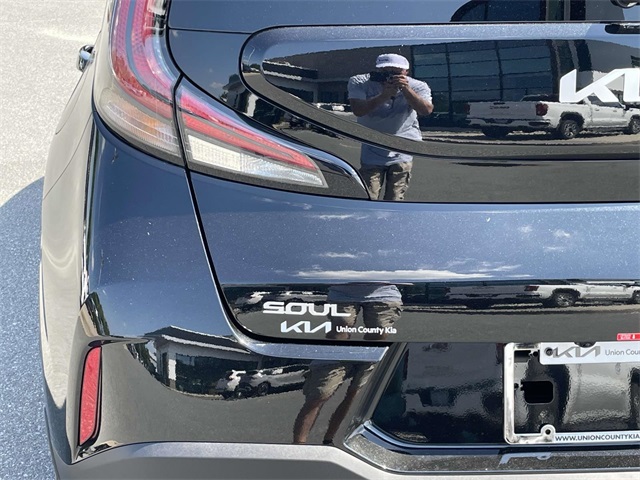 Vehicle image 6 of 36