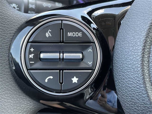 Vehicle image 23 of 36
