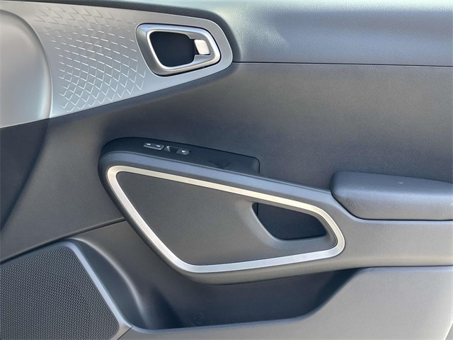 Vehicle image 22 of 36