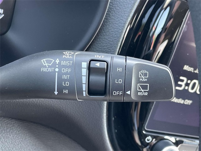 Vehicle image 26 of 36