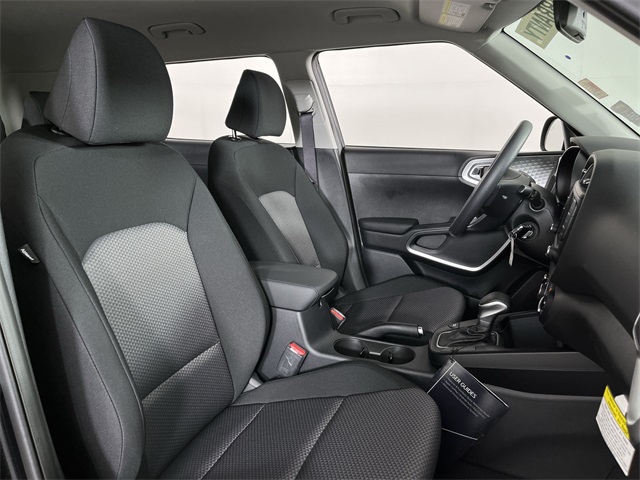 Vehicle image 16 of 25