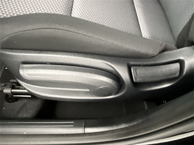 Vehicle image 22 of 25