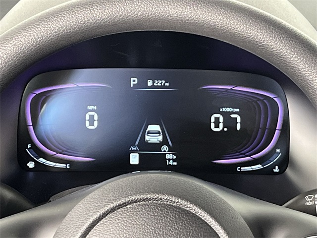 Vehicle image 18 of 25