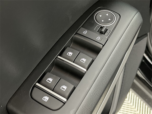 Vehicle image 24 of 25