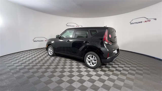 Vehicle image 8 of 25