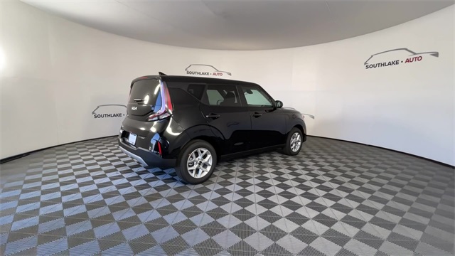 Vehicle image 6 of 25