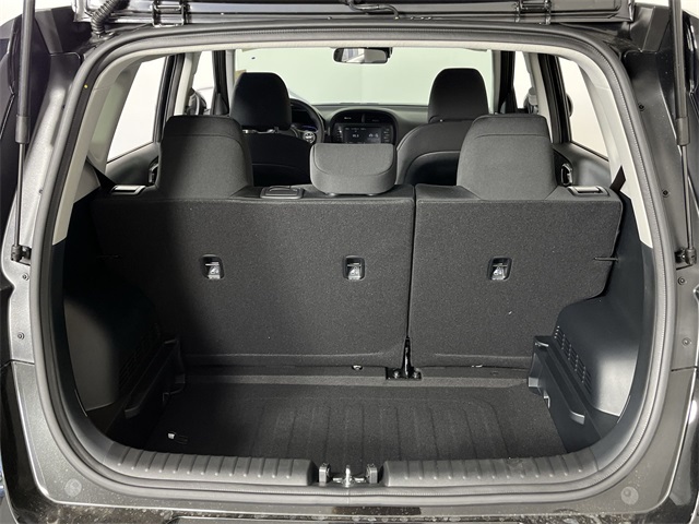 Vehicle image 13 of 25