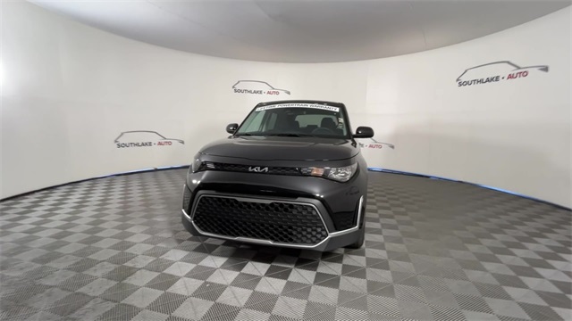 Vehicle image 2 of 25