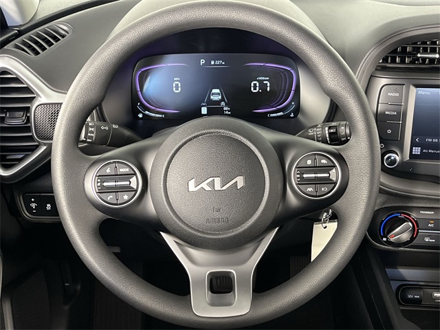Vehicle image 17 of 25