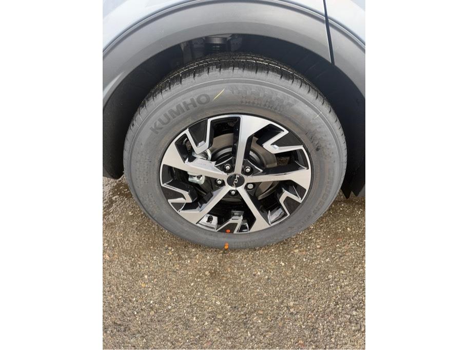 Vehicle image 10 of 20
