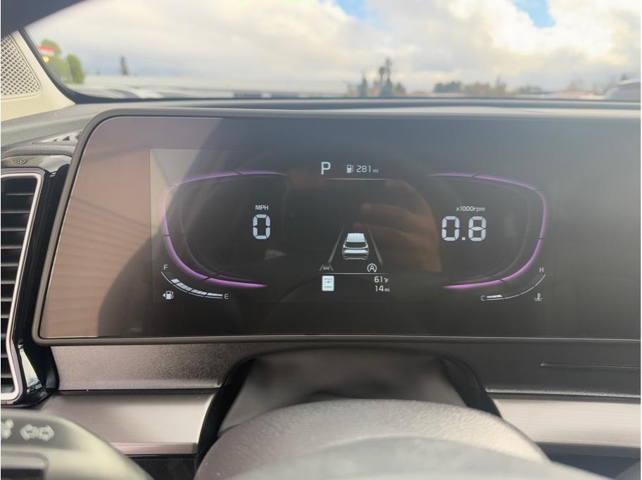 Vehicle image 18 of 20