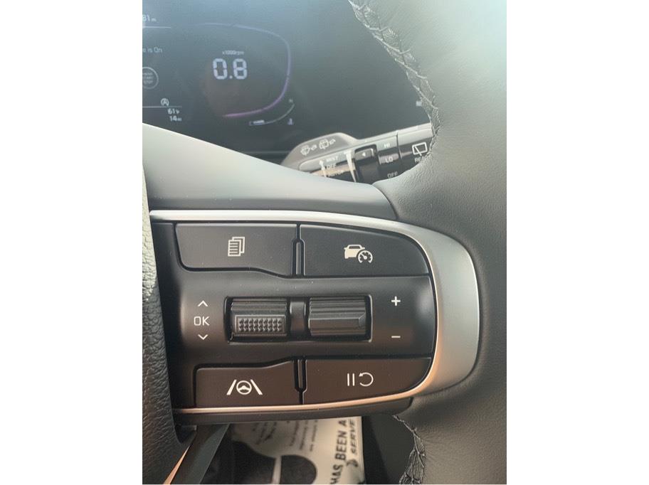 Vehicle image 9 of 20