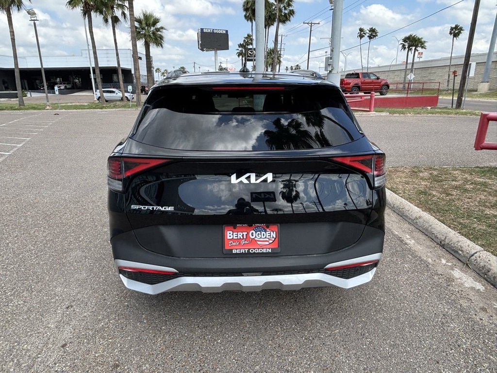 2025 Kia Sportage EX Image 8 of 23