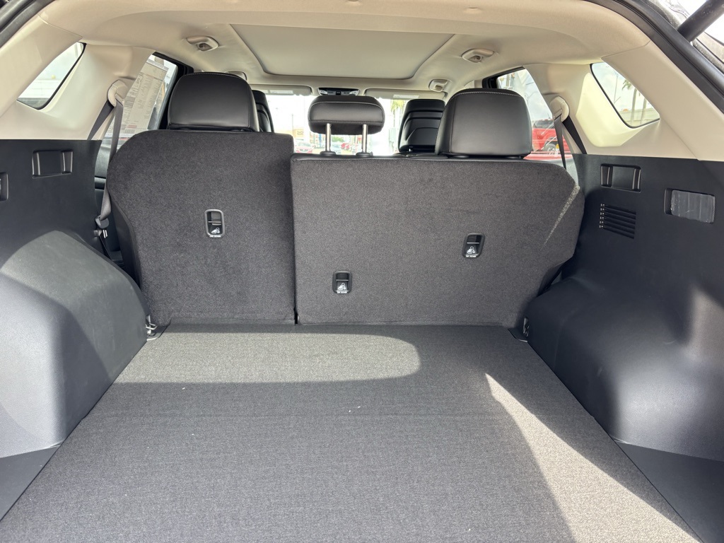 2025 Kia Sportage EX Image 18 of 23