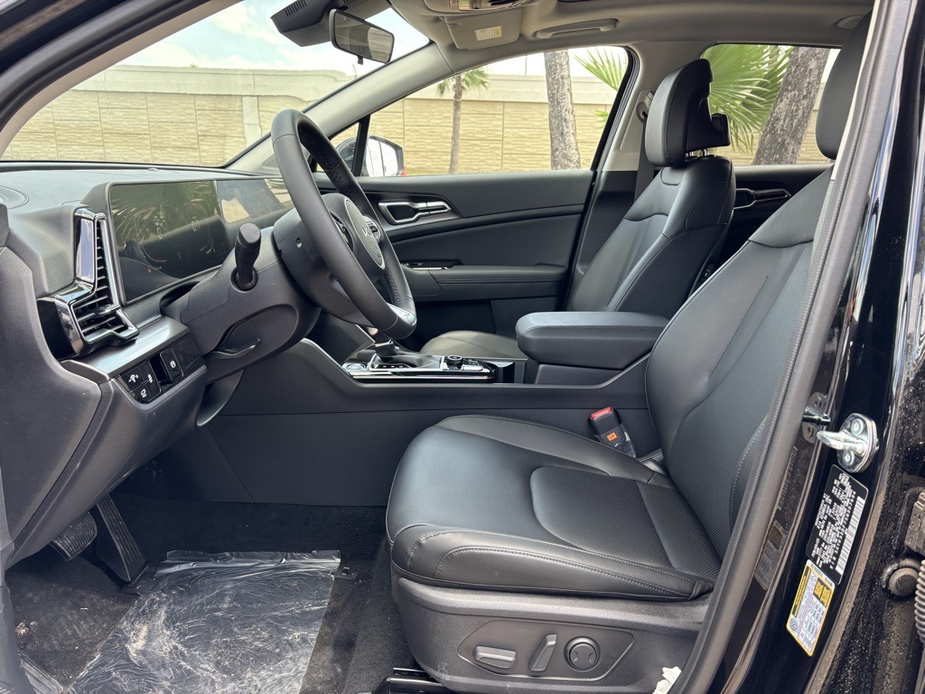 2025 Kia Sportage EX Image 15 of 23