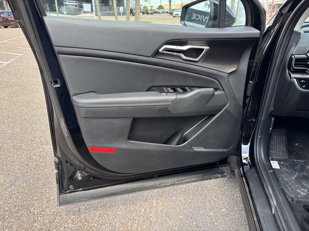2025 Kia Sportage EX Image 14 of 23