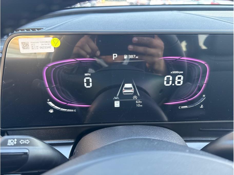 Vehicle image 16 of 18