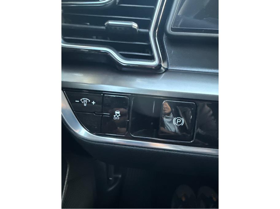 Vehicle image 18 of 18