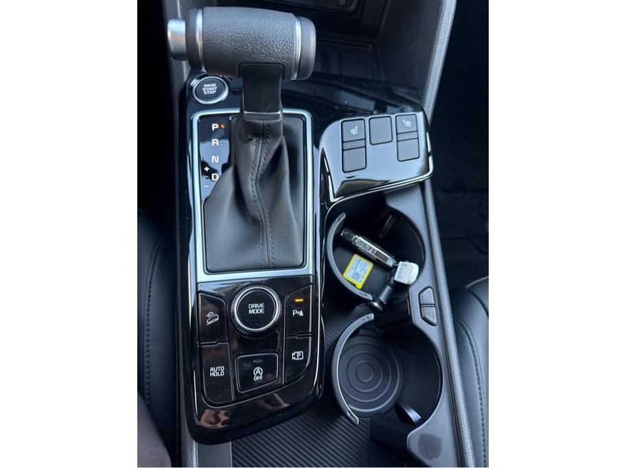Vehicle image 14 of 18