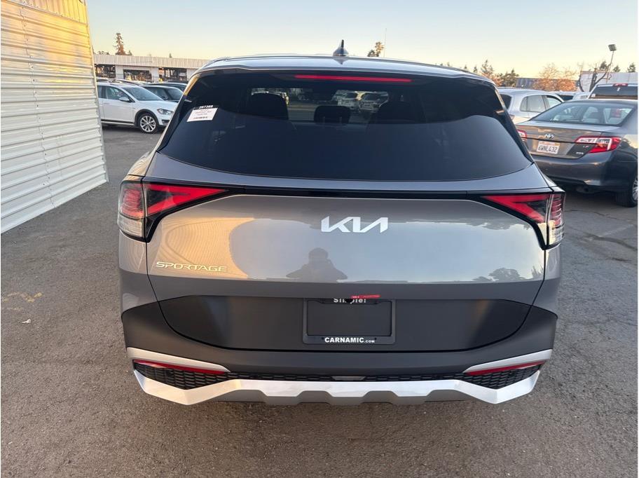 Vehicle image 4 of 18