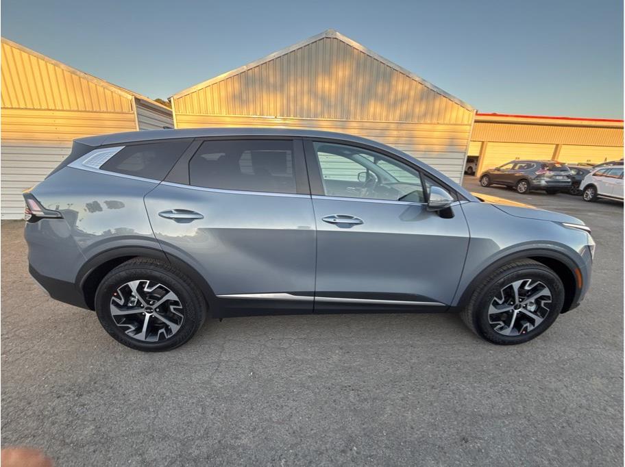 Vehicle image 6 of 18