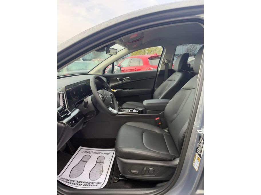 Vehicle image 12 of 24