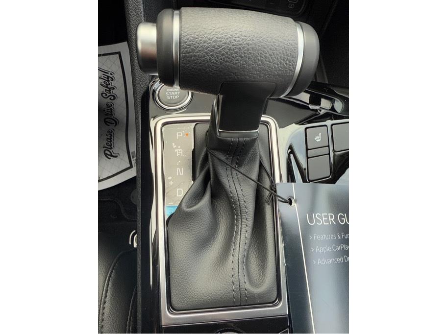 Vehicle image 16 of 24