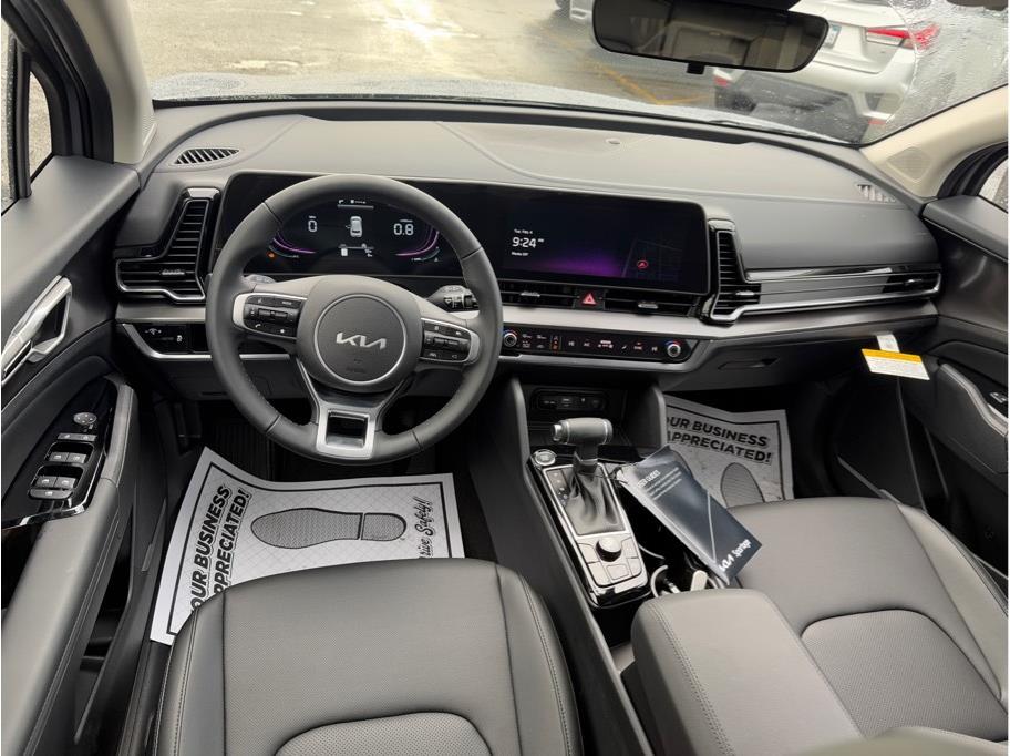 Vehicle image 11 of 24