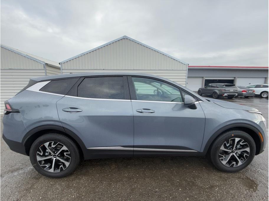 Vehicle image 6 of 24