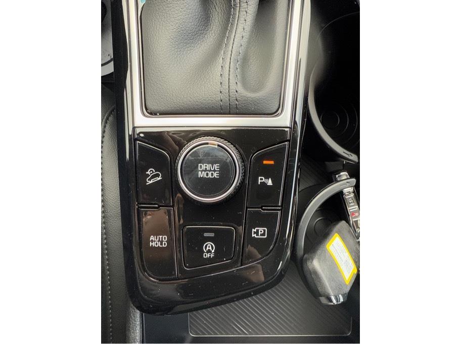 Vehicle image 14 of 24