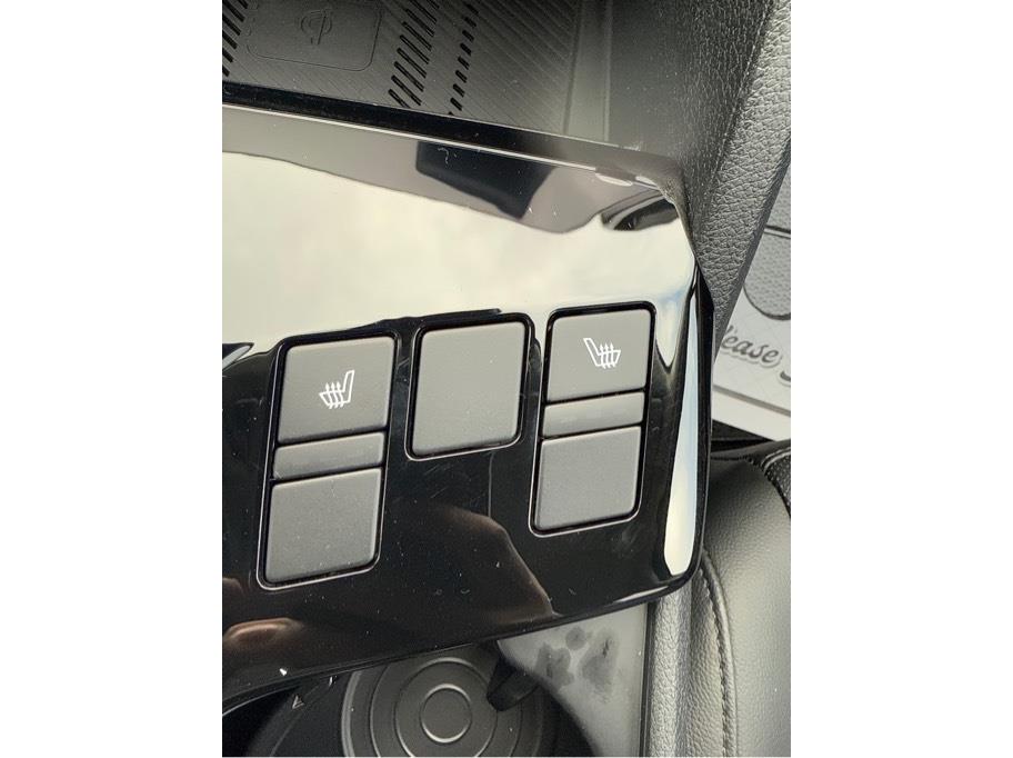 Vehicle image 15 of 24