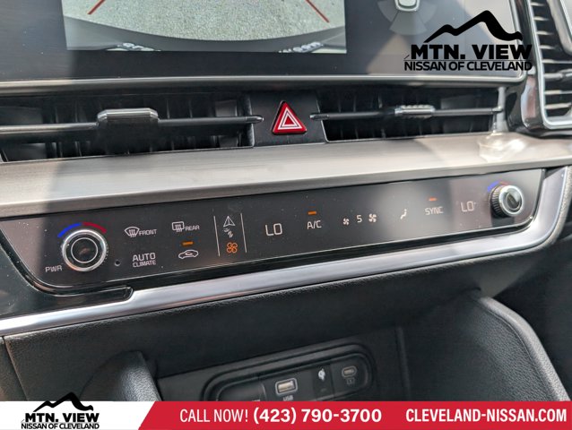 Vehicle image 14 of 29