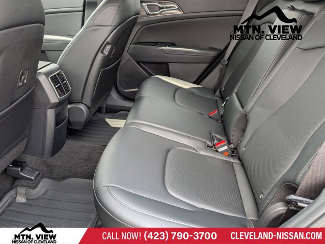 Vehicle image 11 of 29