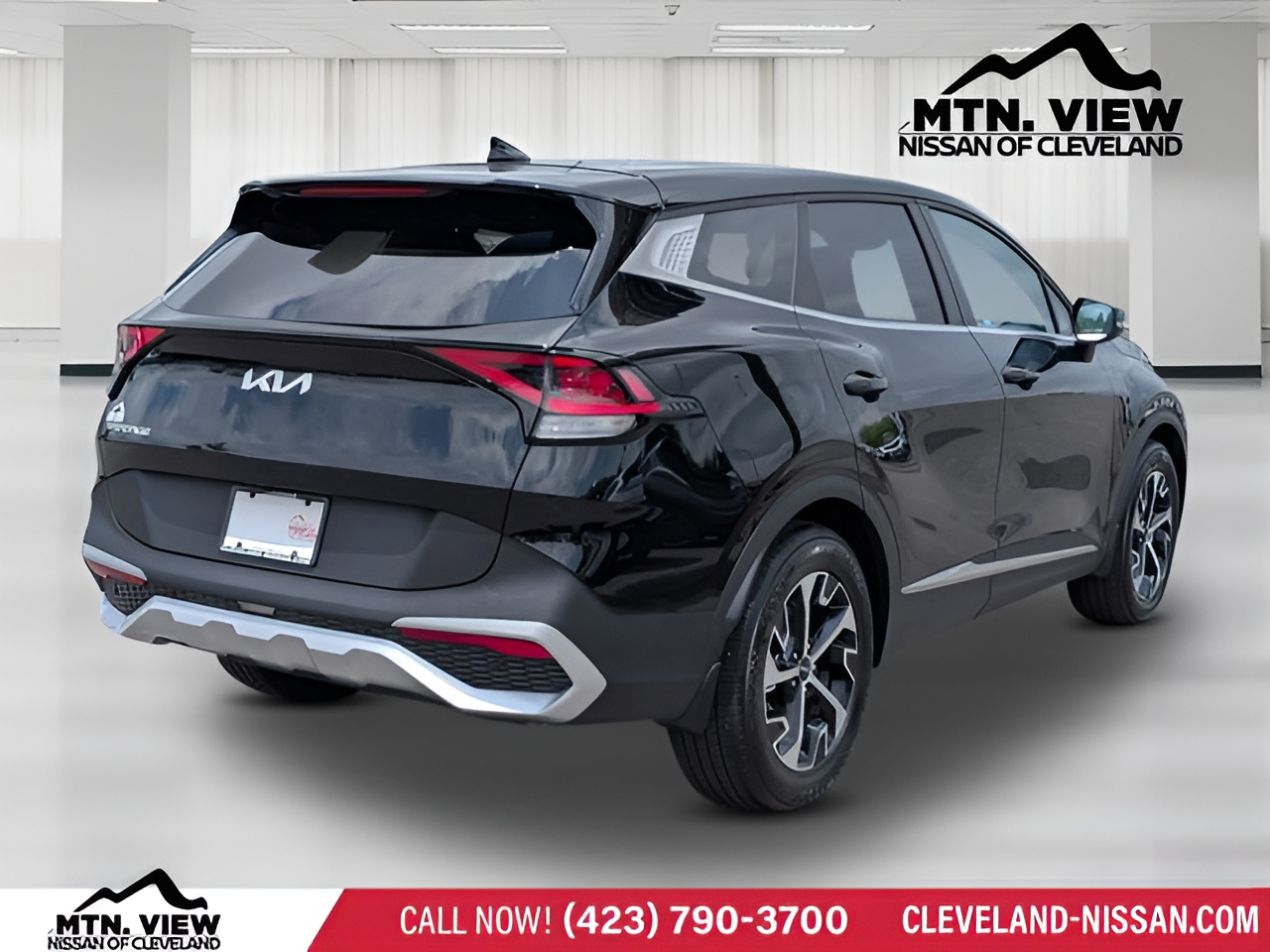 Vehicle image 27 of 29