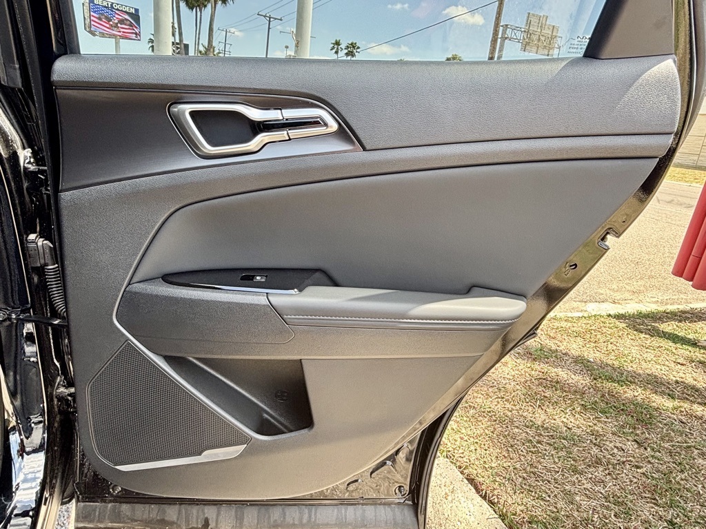 2025 Kia Sportage EX Image 19 of 23