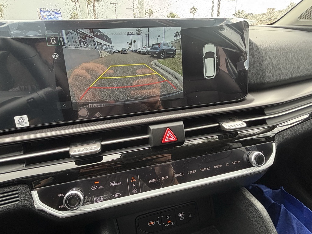 2026 Kia Sportage EX Image 11 of 24