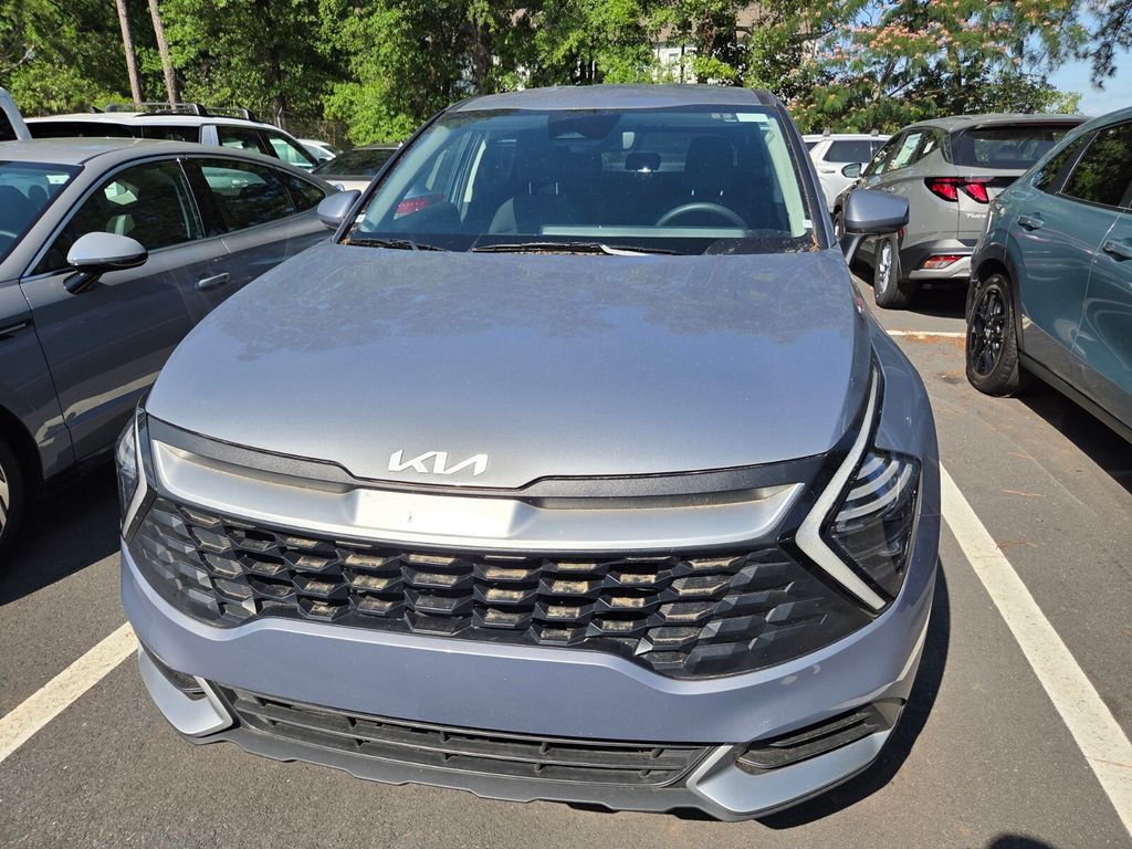 2025 Kia Sportage LX Image 2 of 4