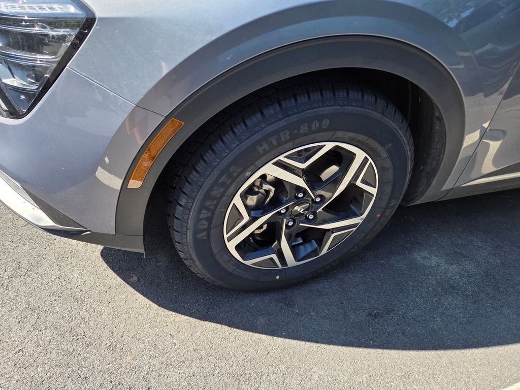 2025 Kia Sportage LX Image 3 of 4