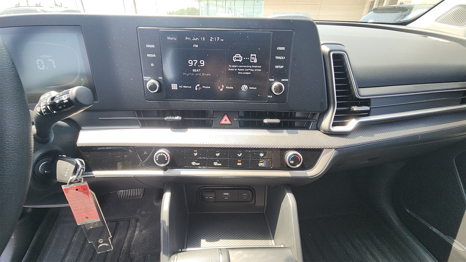 Vehicle image 24 of 40