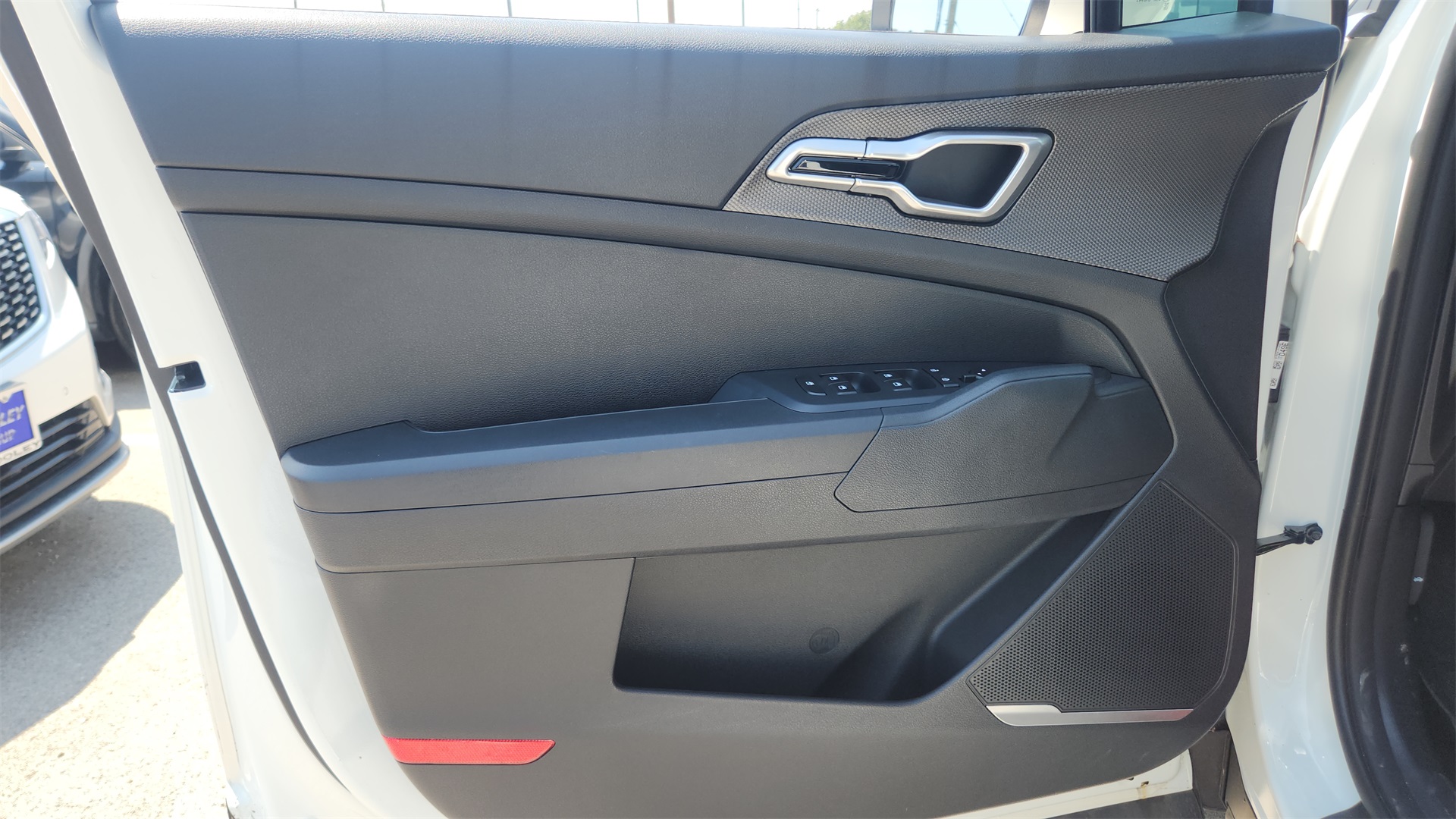 Vehicle image 14 of 40