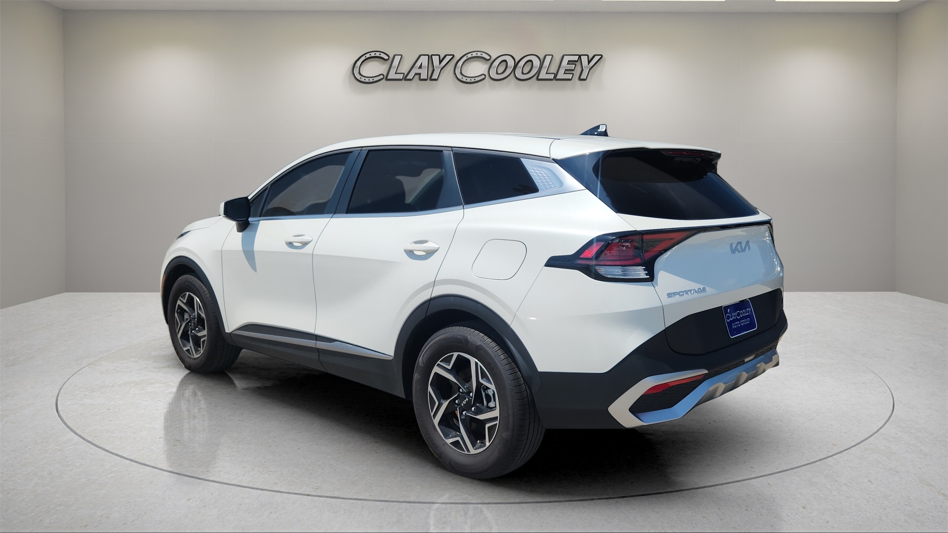 Vehicle image 7 of 40
