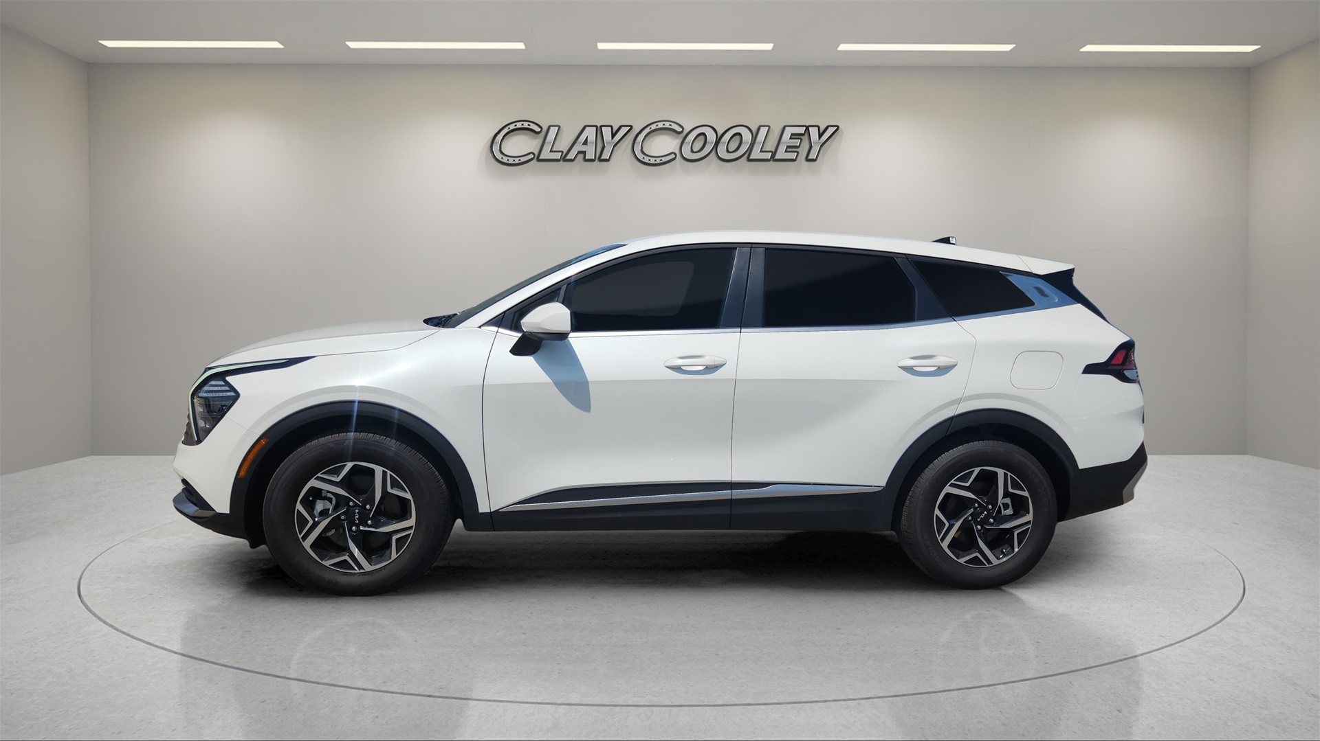 Vehicle image 8 of 40