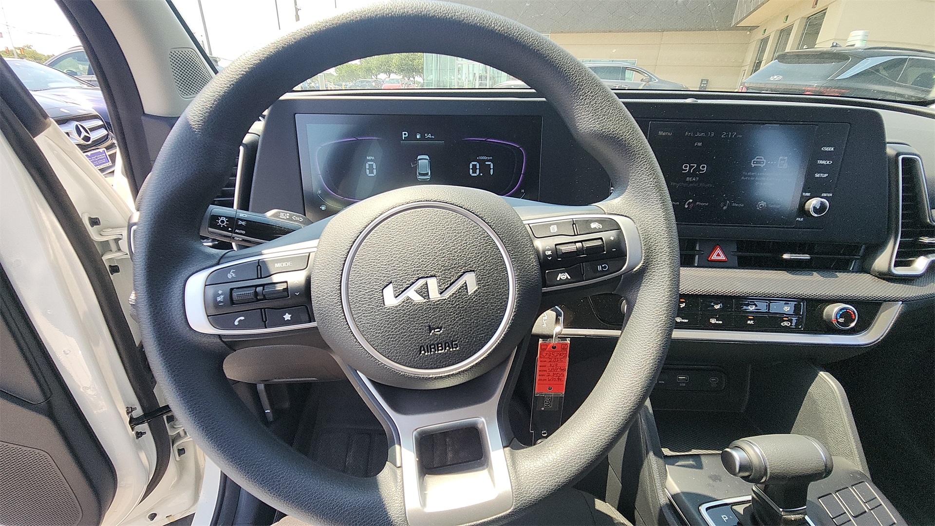 Vehicle image 25 of 40
