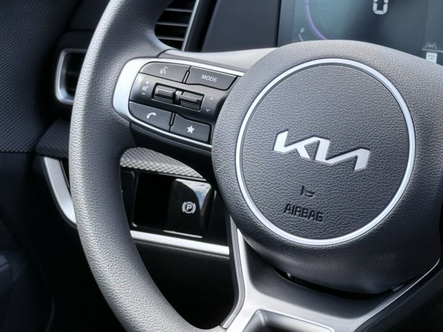 Vehicle image 40 of 100