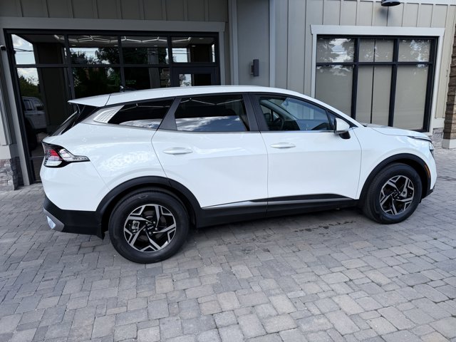 Vehicle image 25 of 100