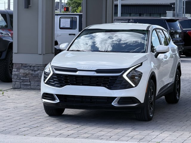 Vehicle image 4 of 100
