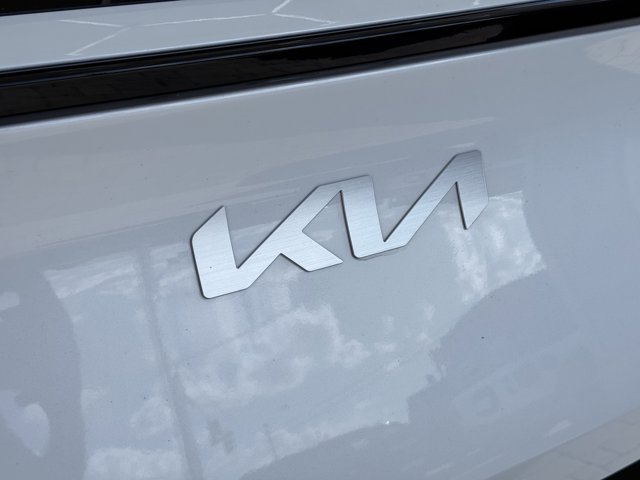 Vehicle image 83 of 100