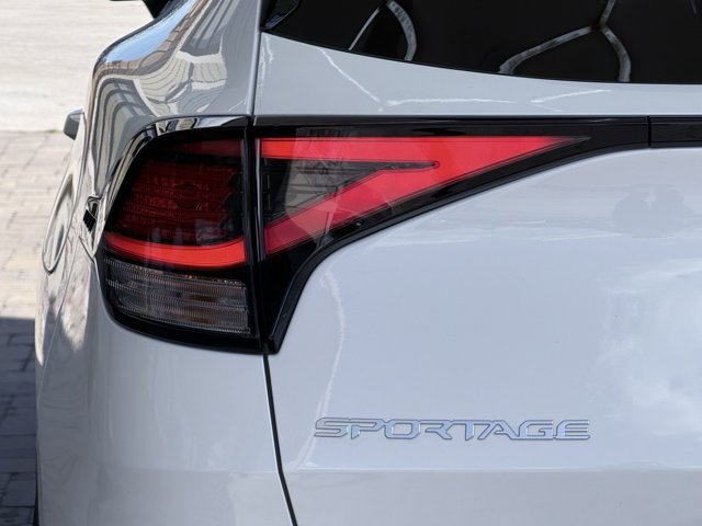 Vehicle image 70 of 100