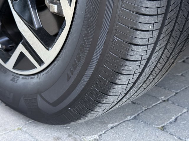 Vehicle image 91 of 100